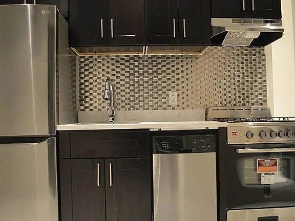 2nd image of 940 Columbus Ave #4W