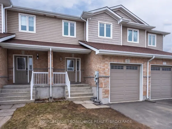 953 Blossom St, Kingston, ON K7P 0N2
