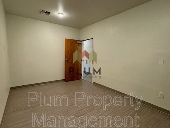 3rd image of 1805 Bancroft St Suite 2