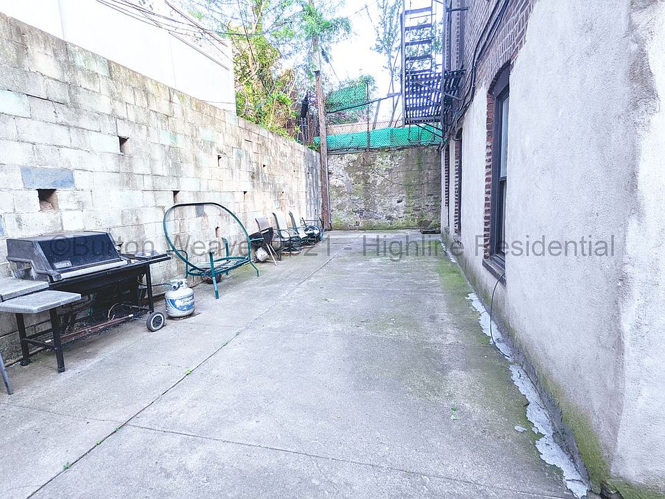 1st image of 261 14th St #1G