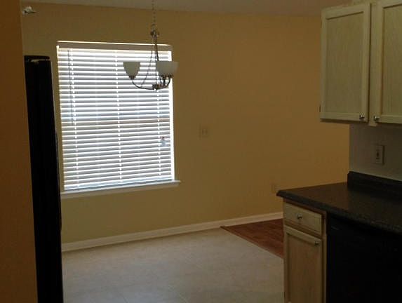 4th image of 7963 Macinnes Dr