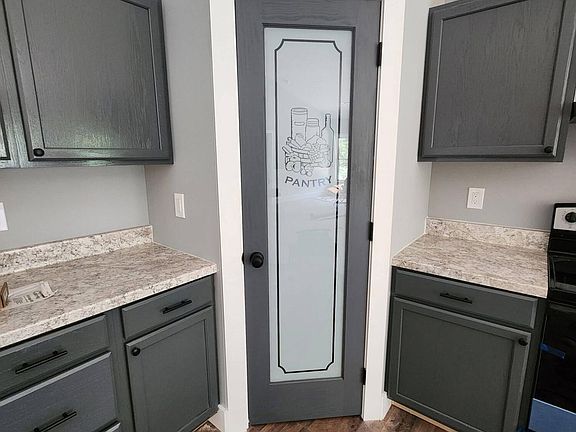 4th image of 181 Sunshine Ln