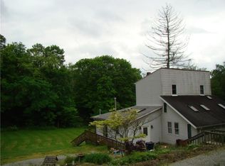 121 Government Ln, Irwin, PA 15642