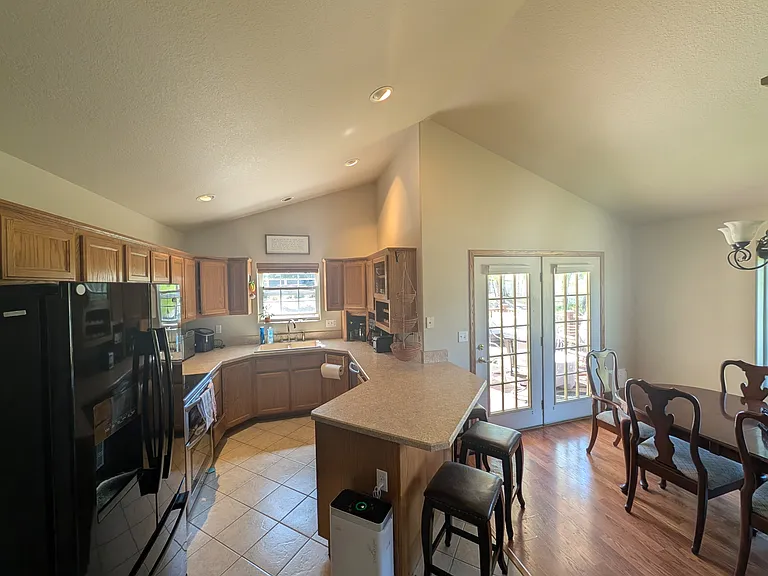 4688 Scott Allen Dr — Photo 3