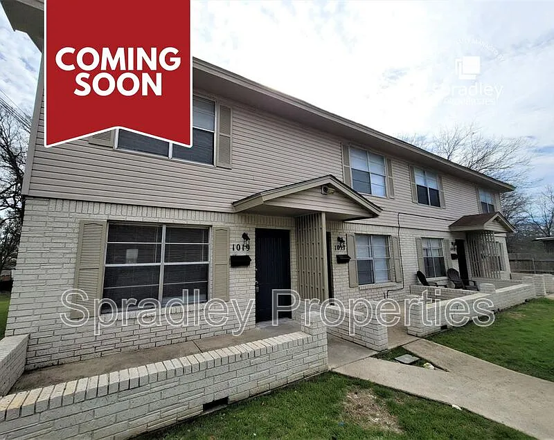 2 bed, 1.5 bath, 1000 sqft, $1,195 — Photo 1