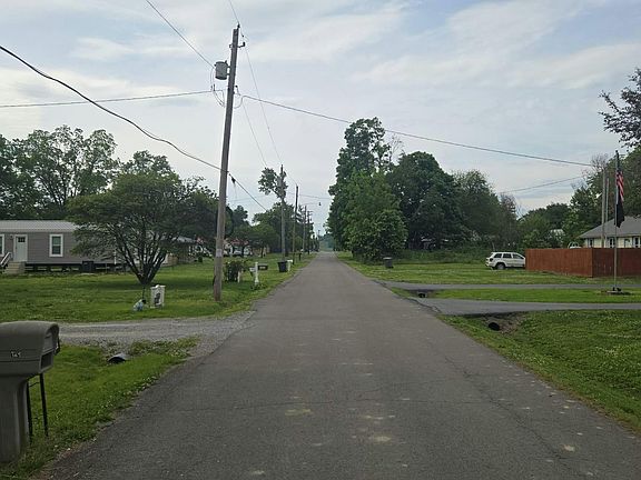 5th image of 128 Chapel Hill Rd