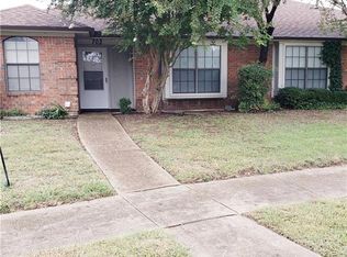 702 Berry Ln, Cedar Hill, TX 75104