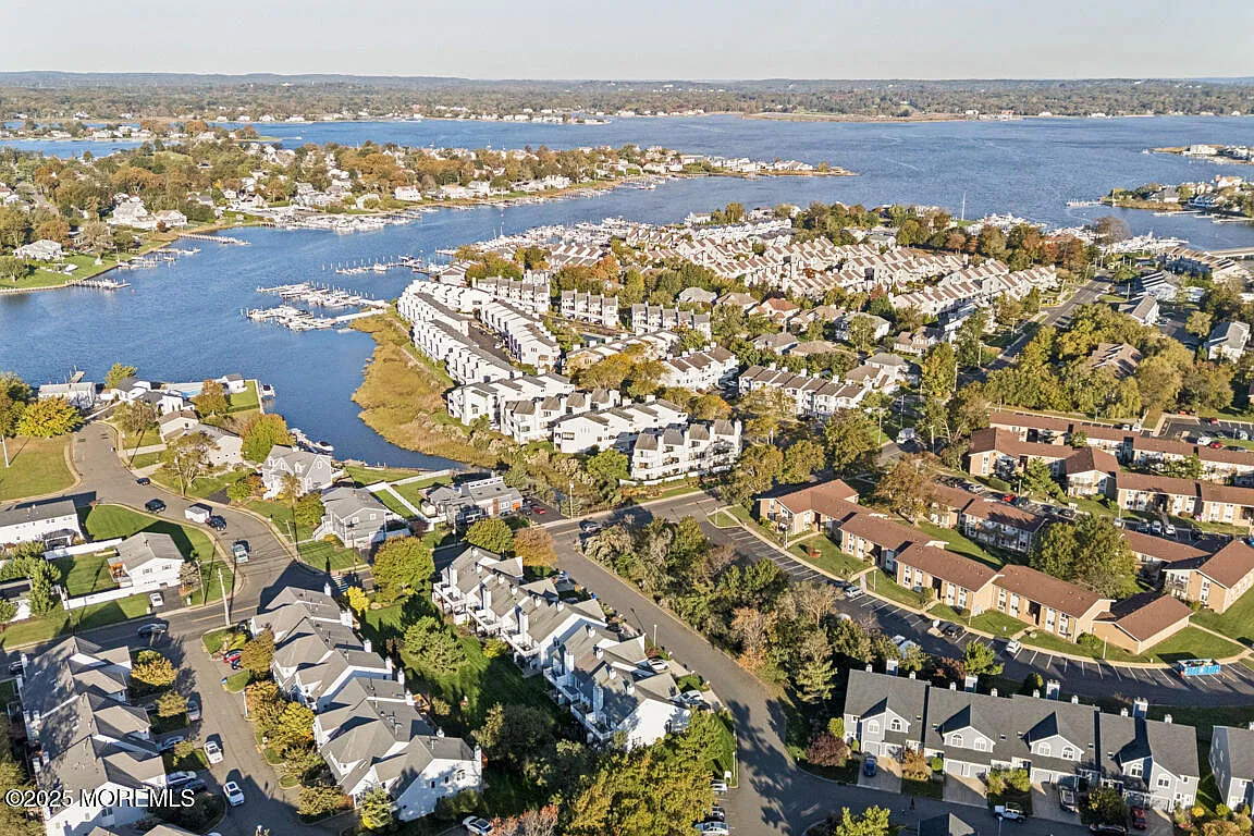 16 Shore Drive photo 1