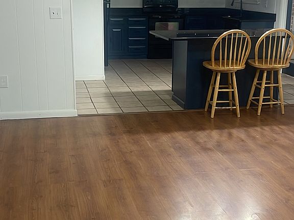 4th image of 348 NW Delar Gln