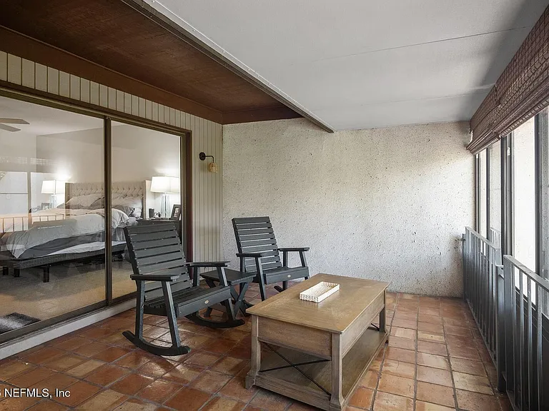8012 Hollyridge Rd #17U — Photo 20