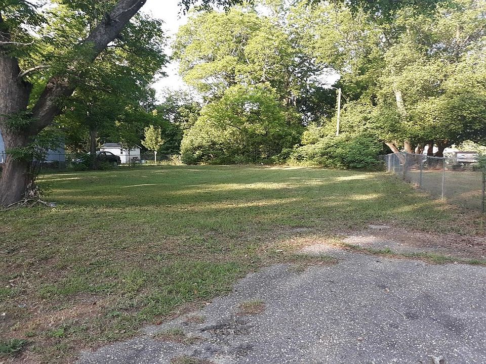 2nd image of 927 Floral Ave
