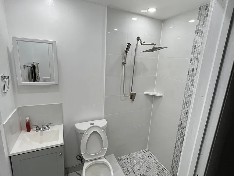5090 SW 9th Ct — Photo 10