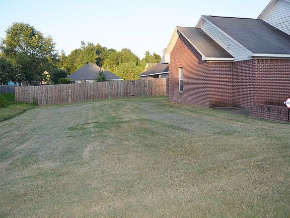 3rd image of 110 Cypress Grove Dr
