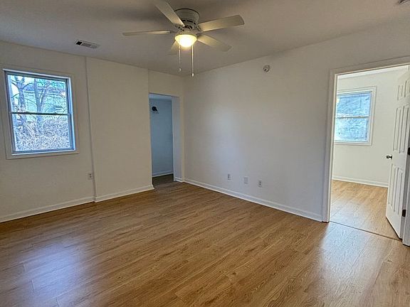 5th image of 1002 Glendon Ave #3
