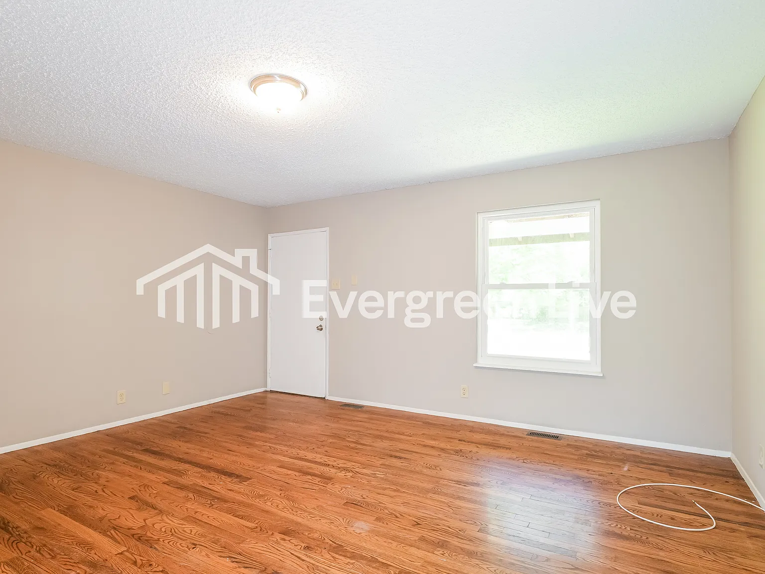 3 bed, 2.0 bath, 1189 sqft, $1,645 — Photo 4