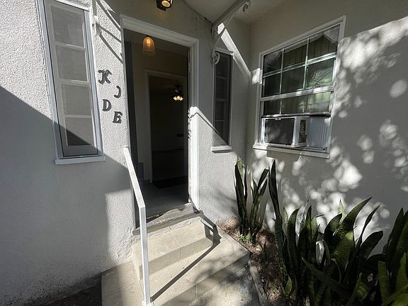 5th image of 429 N Doheny Dr #B1
