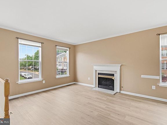 4th image of 17351 Montezuma Way