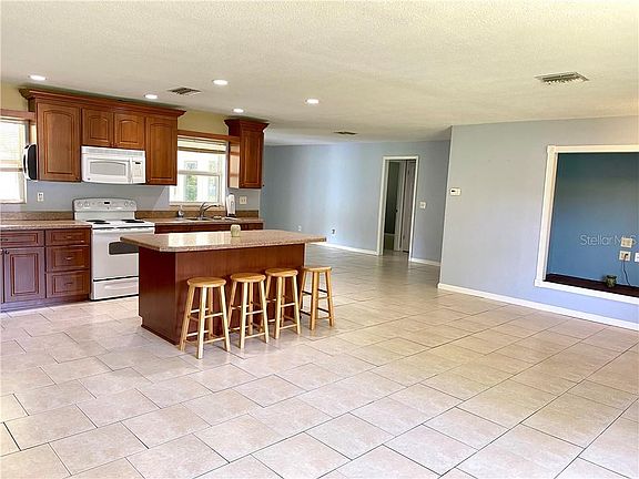 5th image of 13605 Litewood Dr