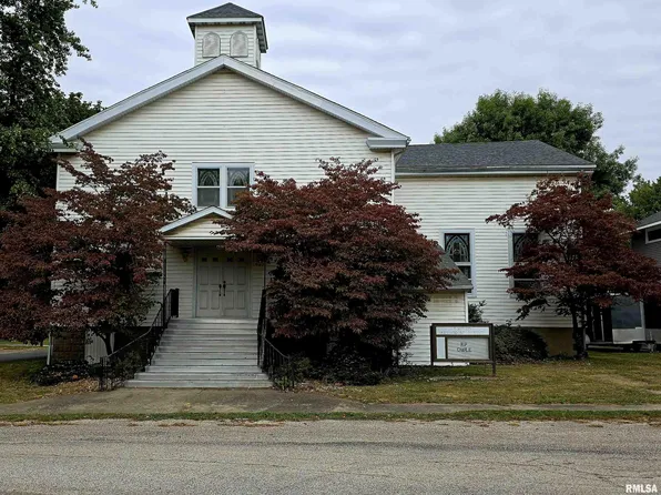 301 N Gillett St, Elkhart, IL 62634