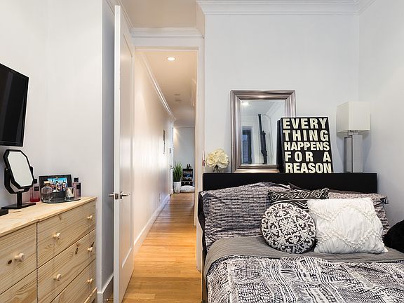 5th image of 228 E 27th St APT 4A