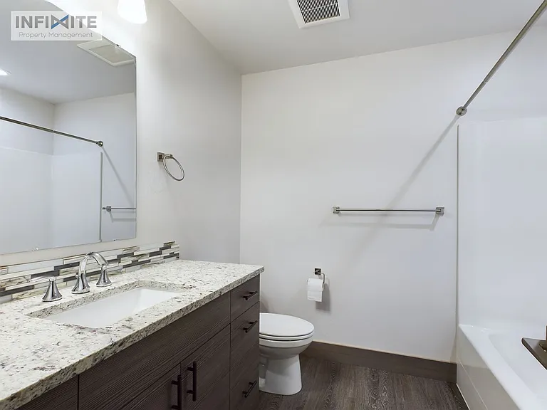 1405 Westwood Cir #C — Photo 11