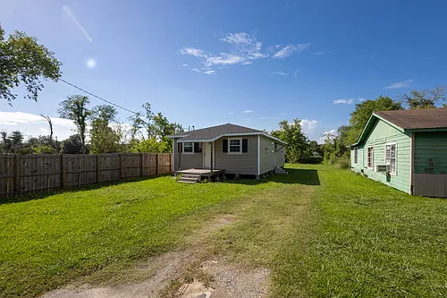 1840 Ollie St Photo 1