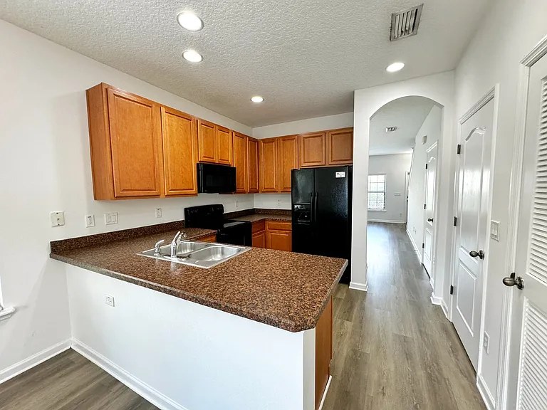 665 Drake Bay Ter — Photo 10