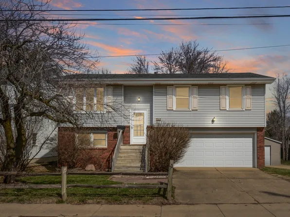 712 E Lincoln St, Bloomington, IL 61701