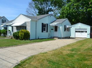 120 Beardsworth Rd, Tiverton, RI 02878