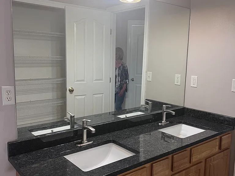 1800 Stone Manor Cir — Photo 8