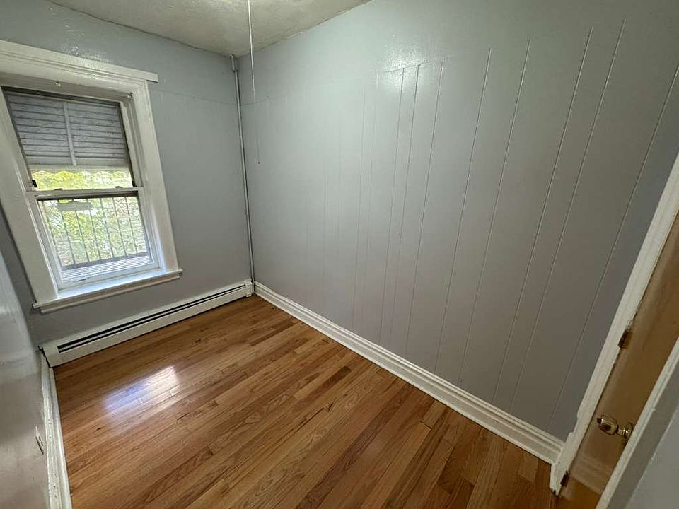 1st image of 111 Baldwin Ave APT 2R