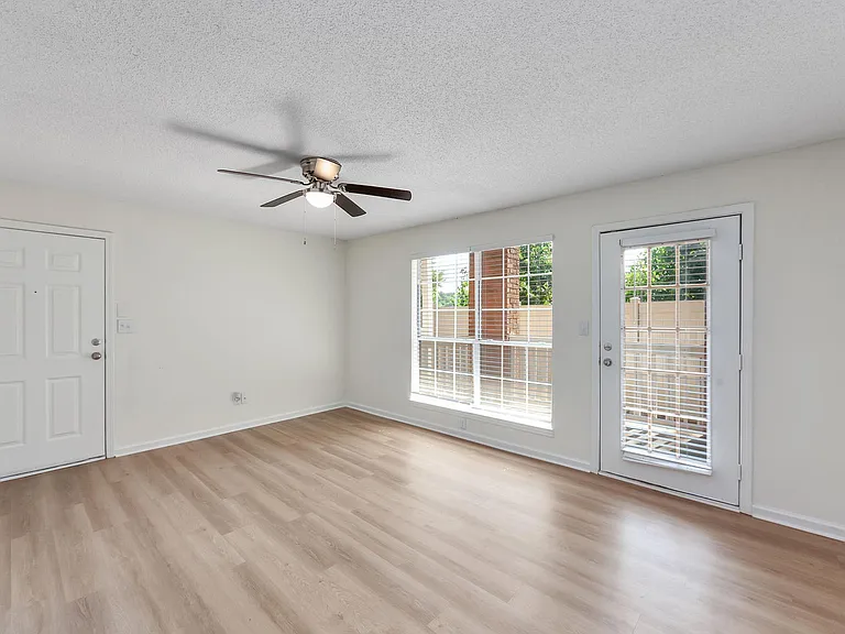 Northridge Apartments — Photo 4