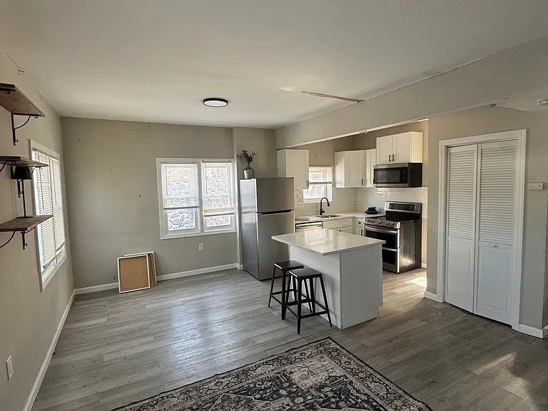 570 Forest Ave #1 — Photo 6