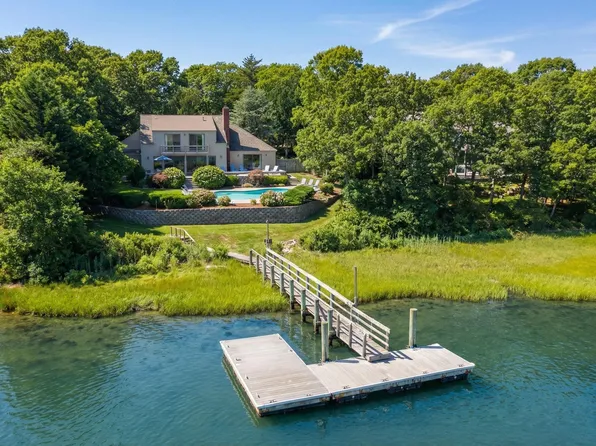 83 Tide Run, Mashpee, MA 02649