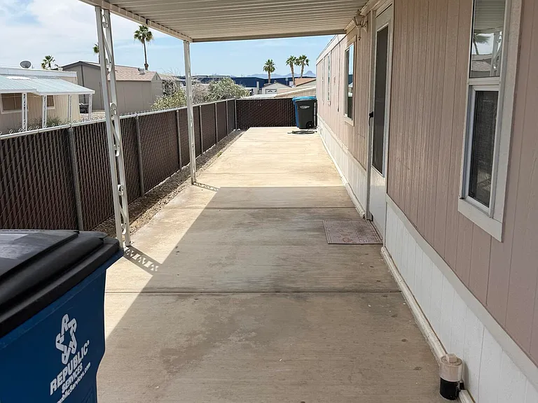 1995 Hubbell Dr — Photo 17