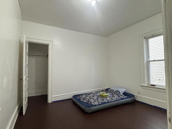 milwaukee-wisconsin-448377875 picture