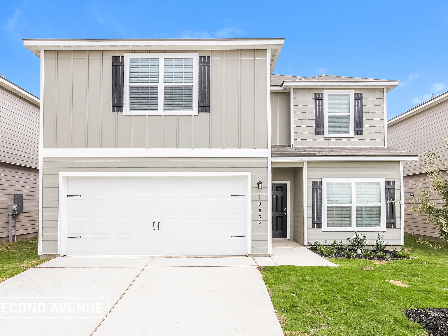 5 bed, 2.5 bath, 2543 sqft, $2,169 — Photo 1