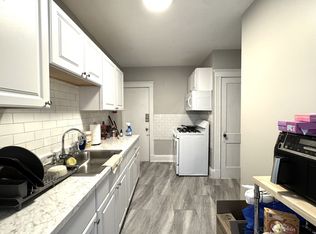 15 Huss Ct APT 203, Lynn, MA 01905