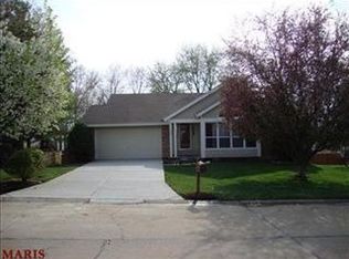 1201 Running Waters Dr, Saint Charles, MO