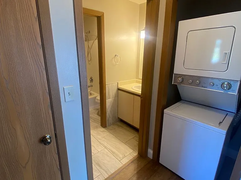 W201N16633 Hemlock St #3 — Photo 9