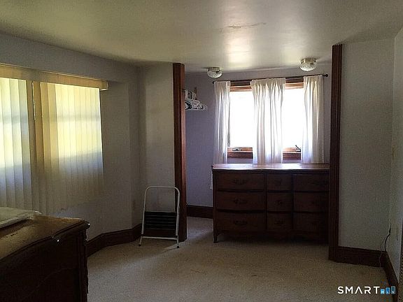 4th image of 2581 Litchfield Road