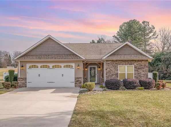 135 Frances St, Salisbury, NC 28147