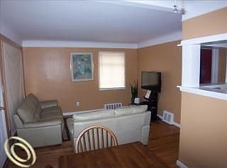4th image of 15247 Horger Ave