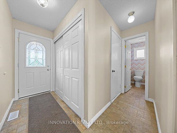 3rd image of 23 Pheasant Run Dr