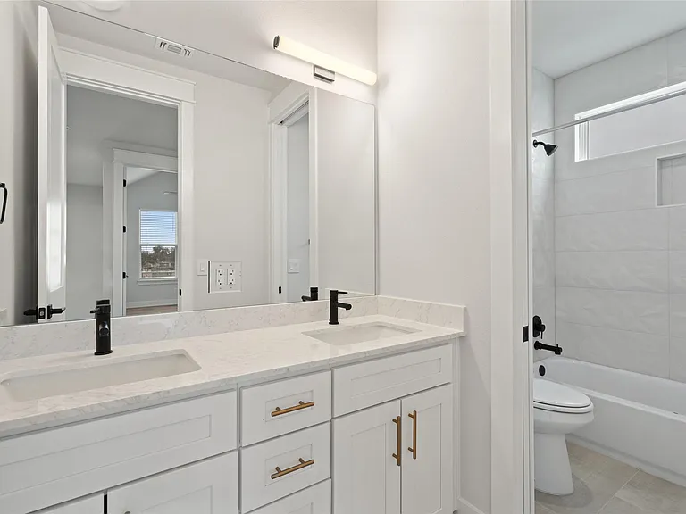 2713 Bristol Dr #1 — Photo 11