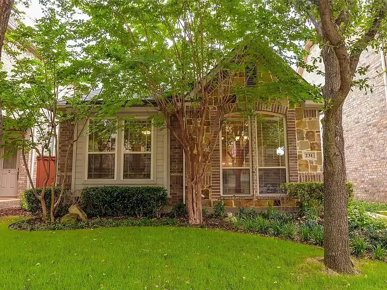 231 Carrington Ln — Photo 35