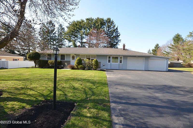 2nd image of 28 Nancy Drive
