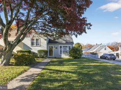 838 Clyde Ln, Philadelphia, PA, 19128