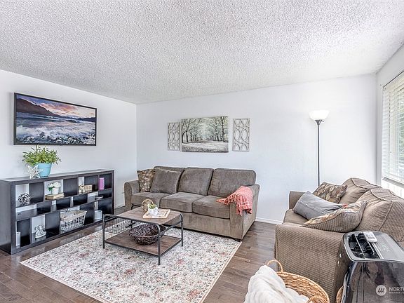 5th image of 1321 E 49th Street