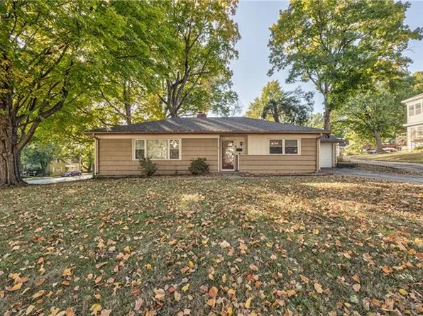 201 Vine St, Leavenworth, KS 66048